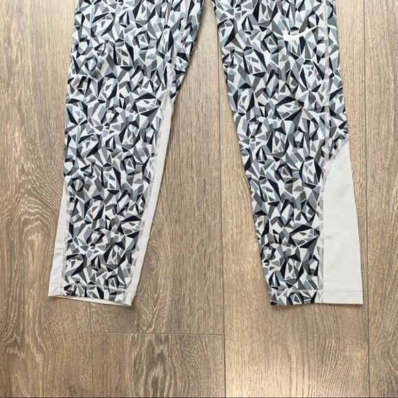 Nike Pro  Dri Fit Training Capris Cool Facet Leggings Wolf Grey Black Size XS - Picture 7 of 14